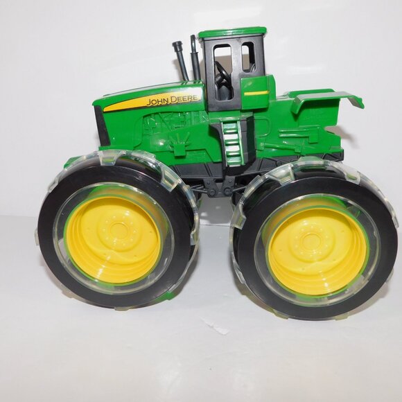 John Deere Monster Treads Lightning Wheels Green Toy Tractor Light Up - Picture 1 of 8